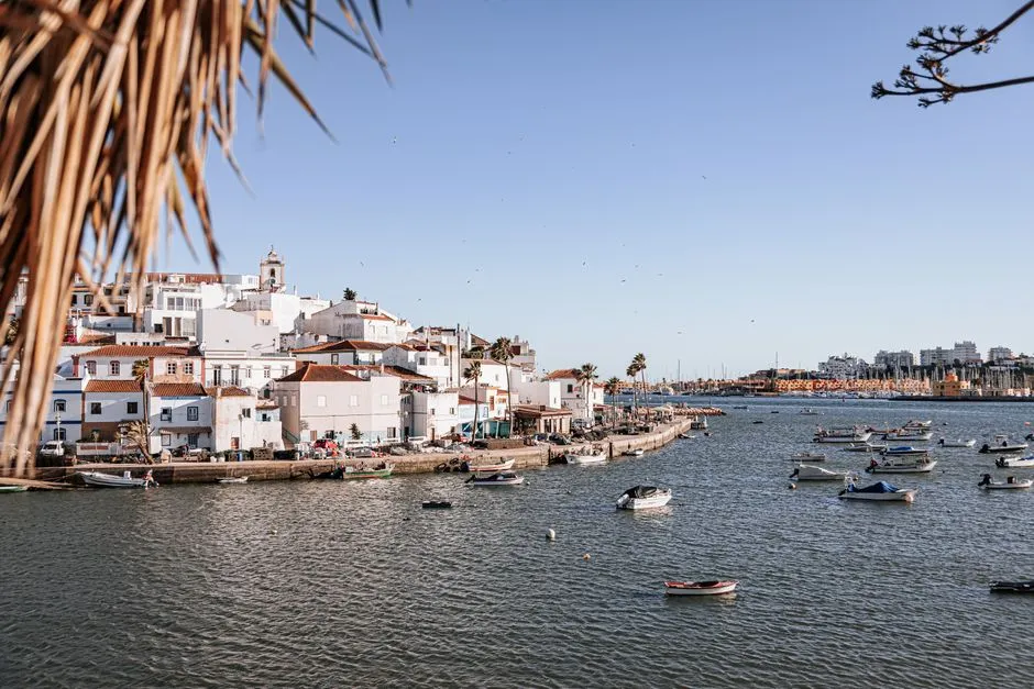 Village #1: Ferragudo - Half a Millennium of Quiet Resilience (Image Credits: Pexels)