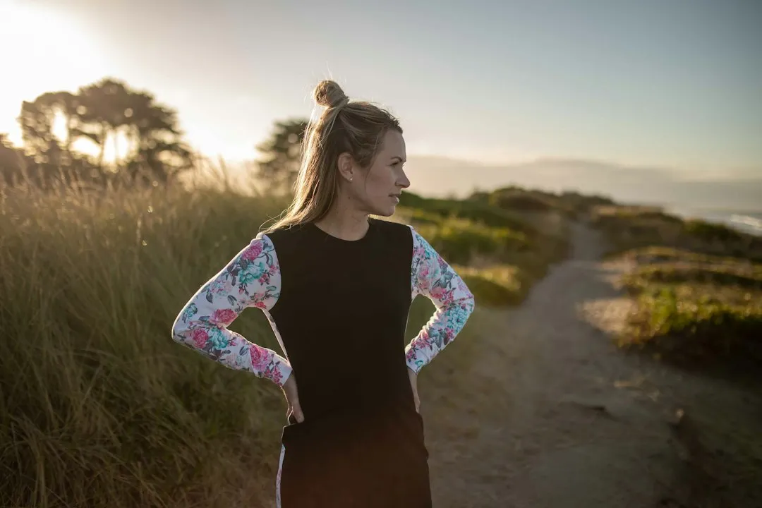 Merino Wool vs. Synthetic: Picking Your Base (Image Credits: Unsplash)