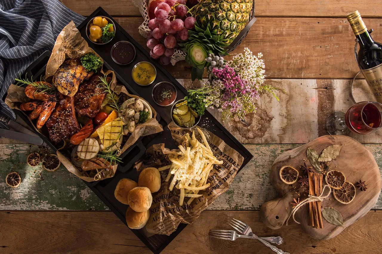 Getting a Table: What You Should Know Before You Go (Image Credits: Pixabay)