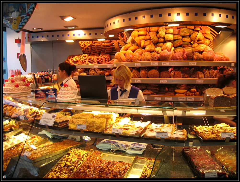 Food Halls Are Changing the Whole Model (digital cat , Flickr, CC BY 2.0)
