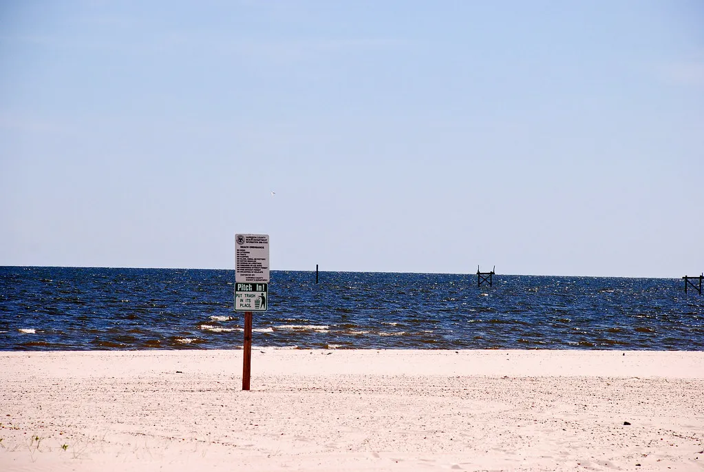 The Barrier Islands Doing the Heavy Lifting (krnjn, Flickr, CC BY-SA 2.0)
