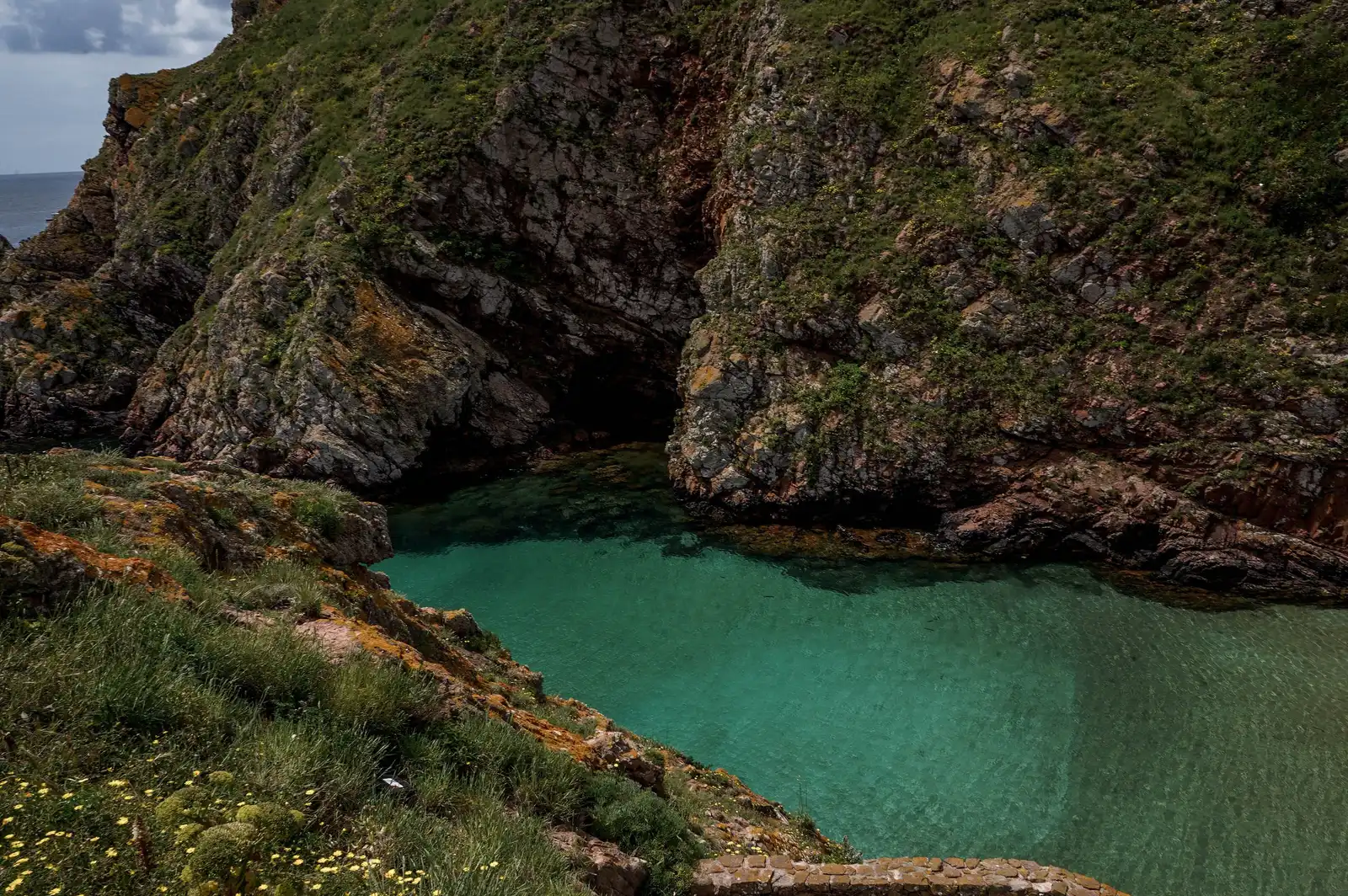 Devil's Cove and Starnes Island on Lake Travis, Texas (Image Credits: Pexels)