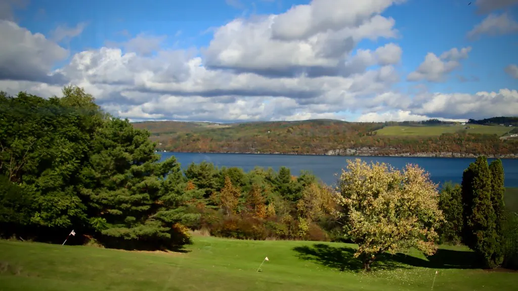 On the Water: Seneca Lake Beyond the Shore (scott1346, Flickr, CC BY 2.0)