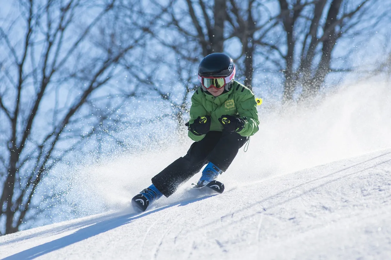 Big Sky's Elk Park Ridge: A Groomer with Altitude (Image Credits: Pixabay)