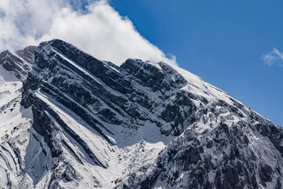 Persistent Weak Layers Are the Backcountry's Hidden Threat (Image Credits: Pexels)