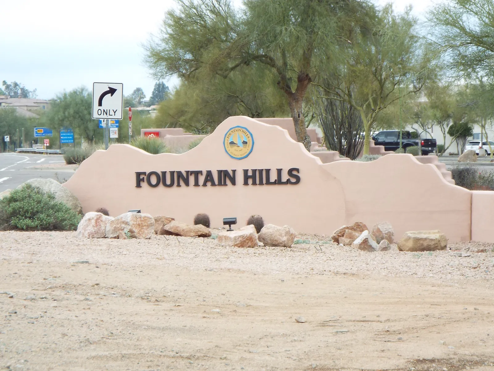 A Town Built Around a Fountain, Not a Freeway (By Marine 69-71, CC BY-SA 4.0)