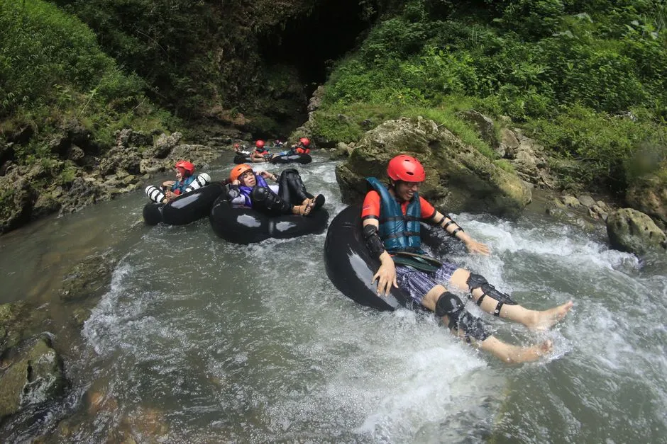 The Little River: Swimming, Tubing, and Fishing Without the Fuss (Image Credits: Pexels)