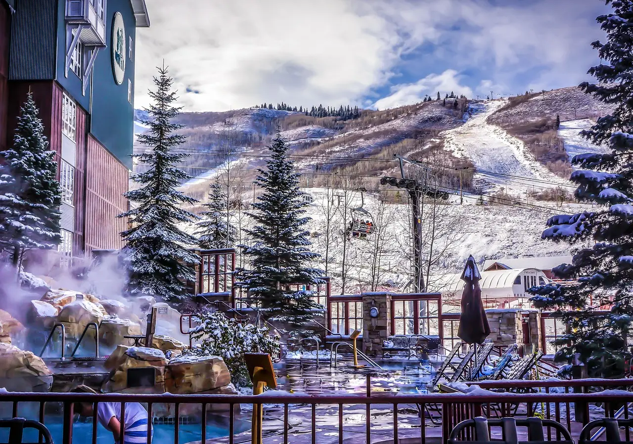 World-Class Skiing Without a Cross-Country Flight (Image Credits: Pixabay)