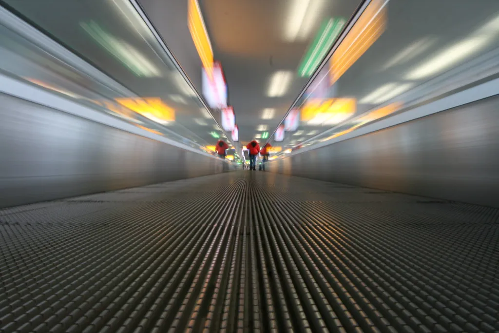 Apps and Real-Time Data That Reveal the Fastest Path (Image Credits: Flickr)