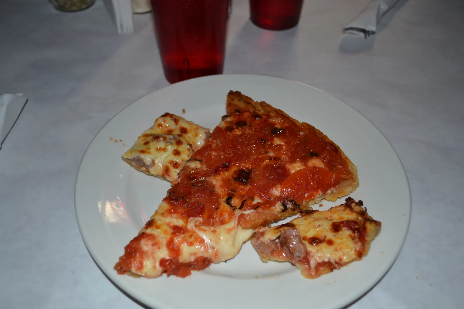 Gino's East, Giordano's, and the City That Kept Innovating (aprilannies, Flickr, CC BY 2.0)