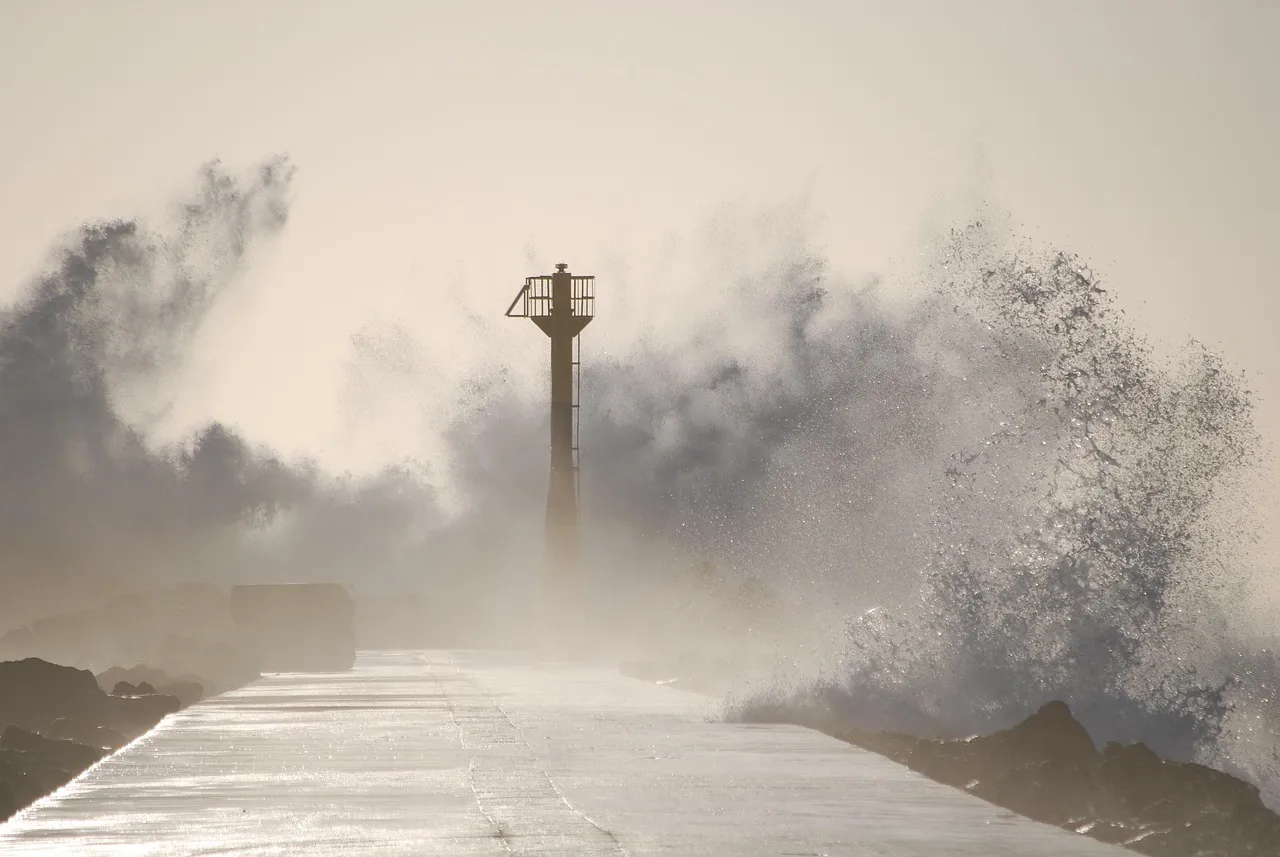 The Pacific and Asia-Pacific Storm Windows Travelers Often Overlook (Image Credits: Pixabay)