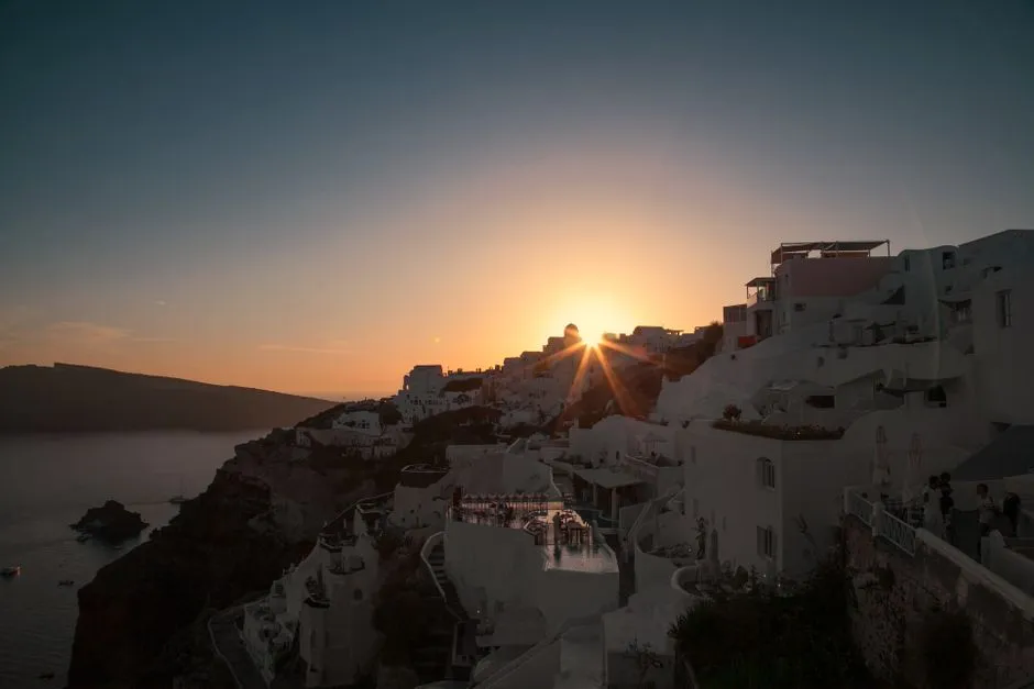 Pyrgos: The Highest Village and Its 360-Degree Reward (Image Credits: Pexels)