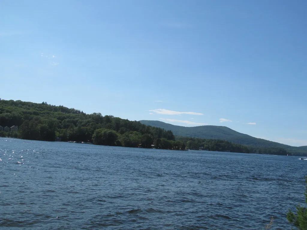 9. Lake Winnipesaukee, New Hampshire (Dougtone, Flickr, CC BY-SA 2.0)