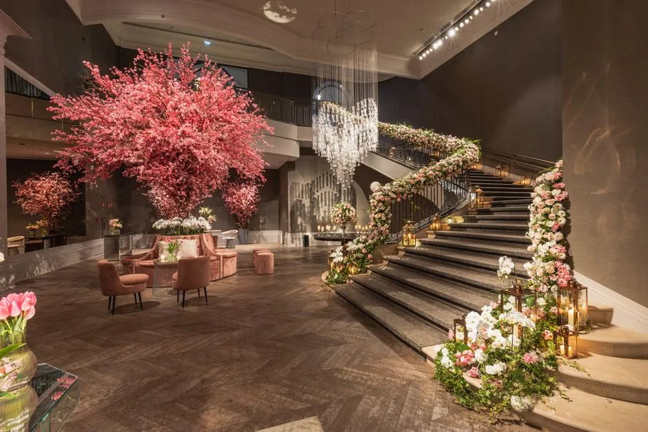 Iconic Properties Treat Floral Programs as a Core Brand Statement (Image Credits: Pexels)