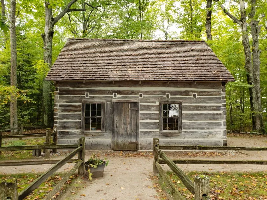 Cabin Inventory: Small in Supply, Big in Price Range (Image Credits: Pexels)