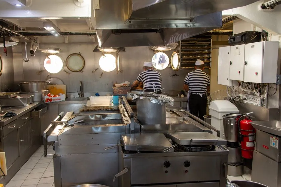The Galley That Never Sleeps: How Freshness Is Actually Achieved (Image Credits: Pexels)