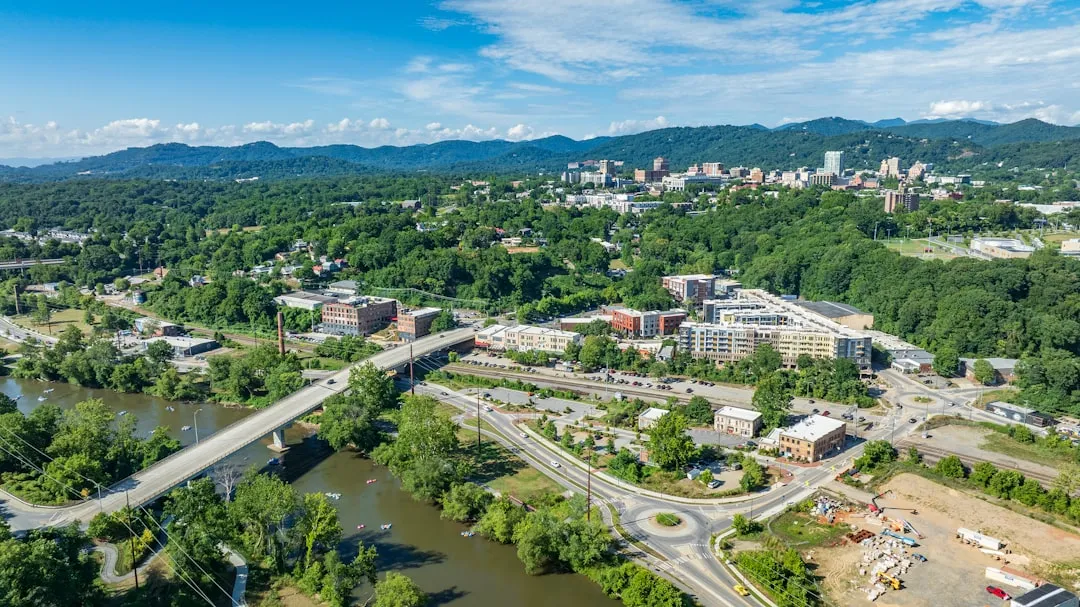 1. Asheville, North Carolina: Beer City at the Edge of the Blue Ridge (Image Credits: Unsplash)