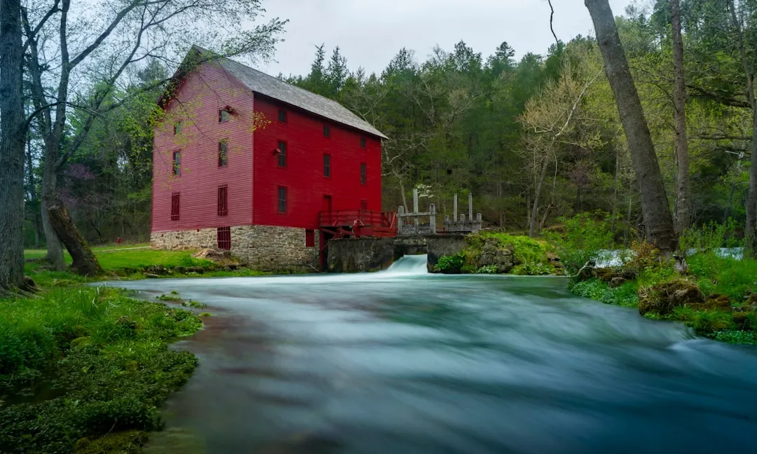 Alley Spring and Mill: A Photographer's Landmark (Image Credits: Unsplash)