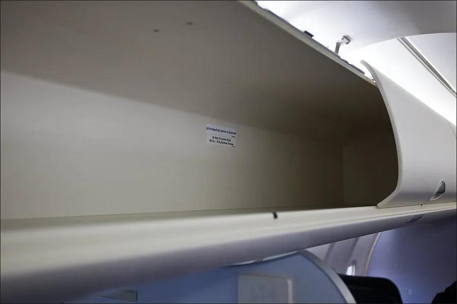 United Airlines Takes Bigger Bins to Regional Jets (SuperJet International, Flickr, CC BY-SA 2.0)