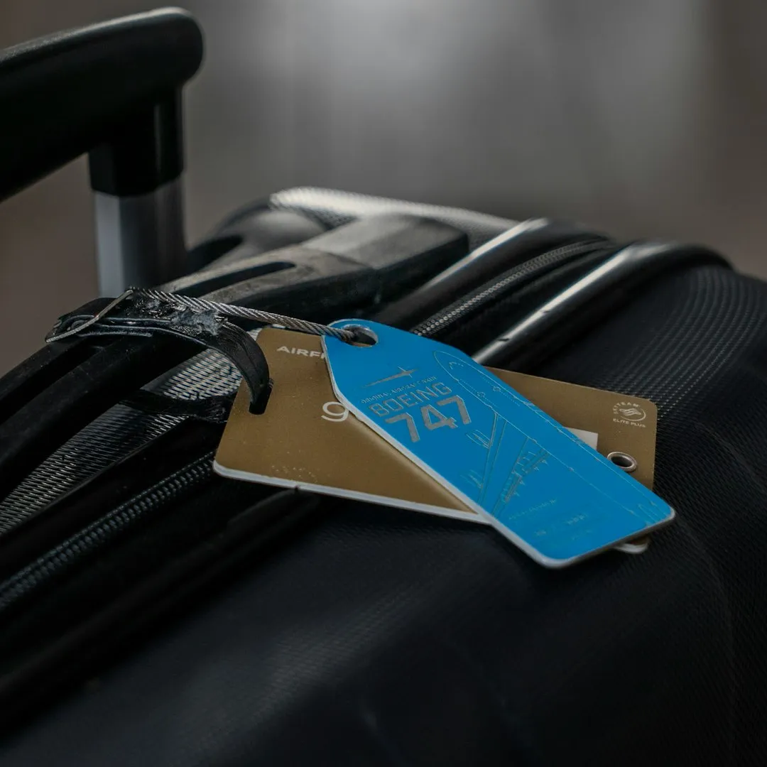 Discarded Tags at the Airport Are Being Harvested for Fraud (Image Credits: Unsplash)