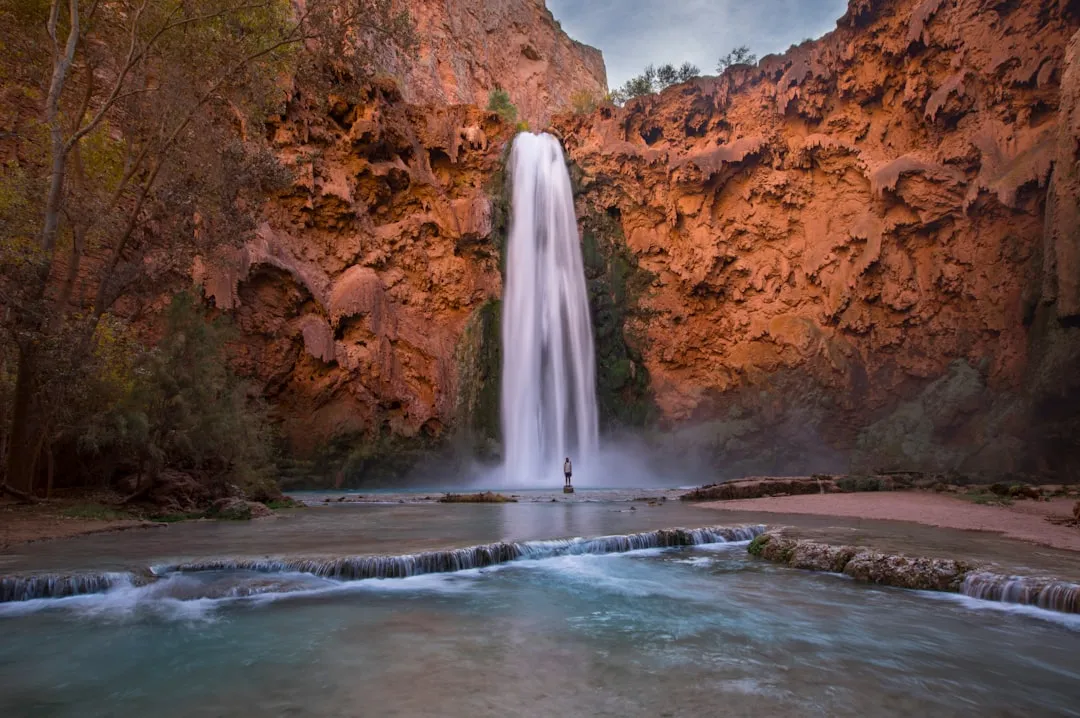 Mooney Falls: The Waterfall That Tests Your Nerve (Image Credits: Unsplash)