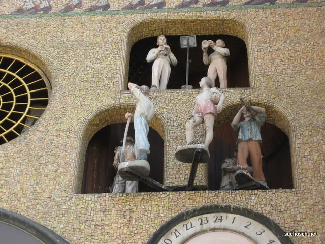 A Global Icon Replicated Abroad (suchosch, Flickr, CC BY-SA 2.0)