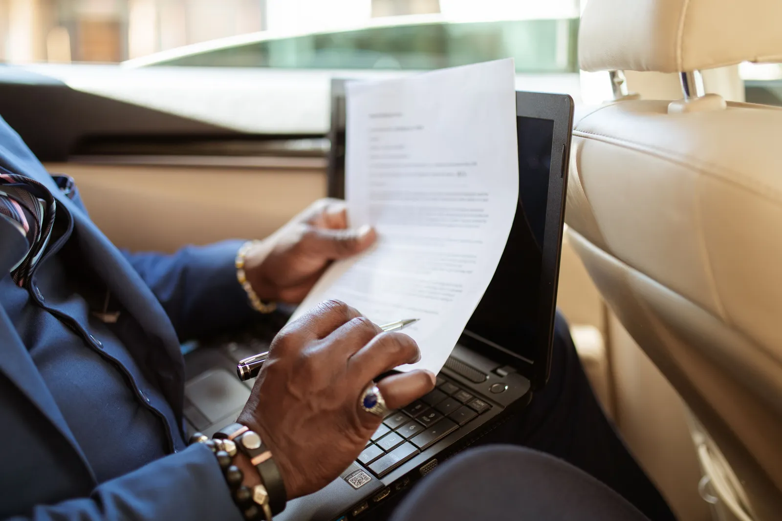 1. Your Essential Vehicle Documents, Organized and Current (Image Credits: Pexels)