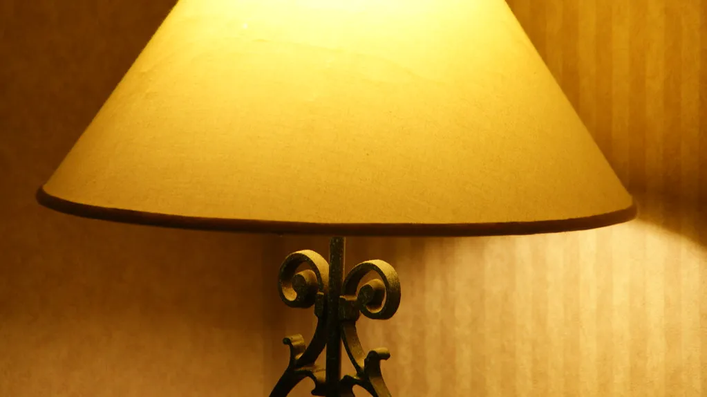 Lighting Adjustments Beyond the Basic Bedside Lamp (dionhinchcliffe, Flickr, CC BY-SA 2.0)