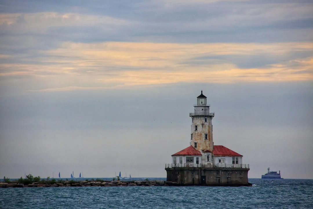 The Lure of Leland and the Million-Dollar Village (Image Credits: Unsplash)