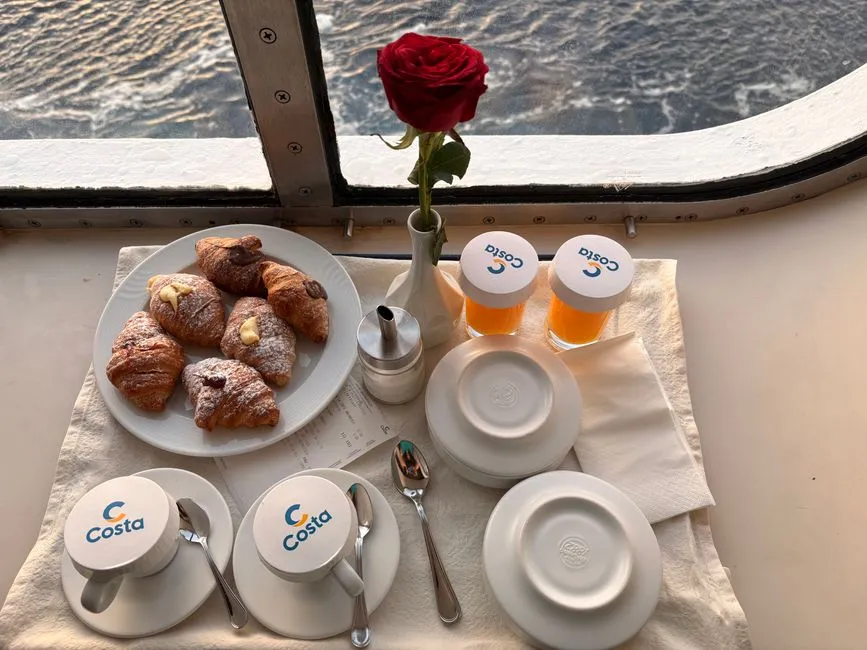 Celebrity Cruises: Free Pastries and Coffee, Fees Beyond That (Image Credits: Pexels)