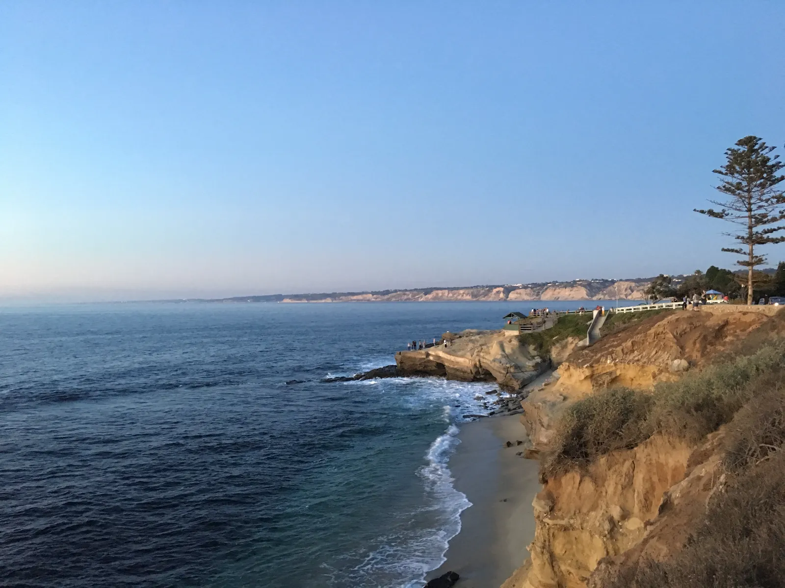 Practical Tips: Making the Most of a Cove Weekend (By FASTILY, CC BY-SA 4.0)
