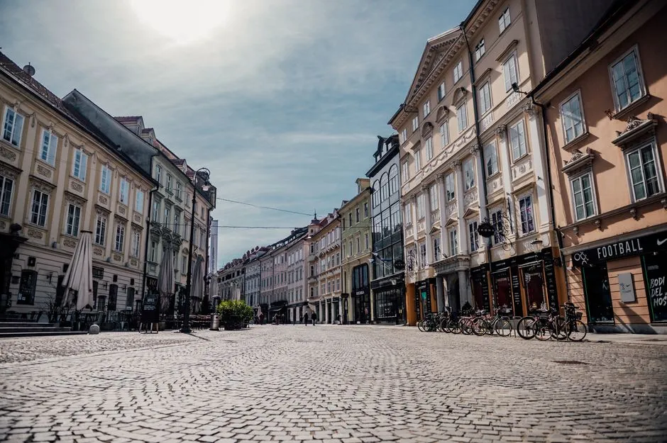 An Old Town That Earns Its Cobblestones (Image Credits: Pexels)