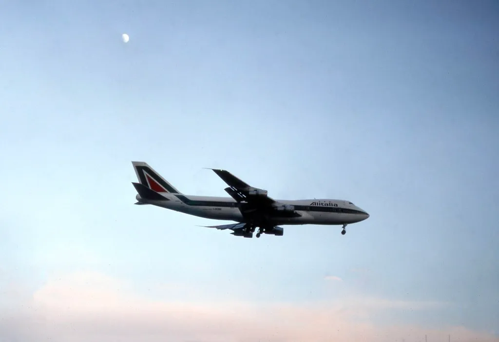 How Many Flights Does One Dispatcher Handle? (Image Credits: Flickr)