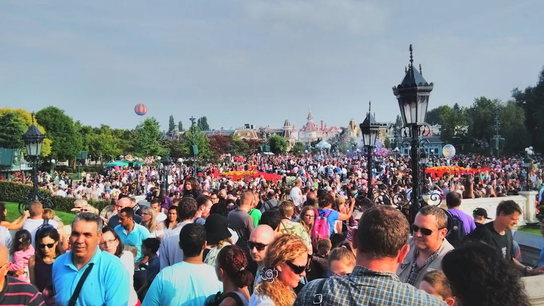 Crowding Affects More Than Just Comfort (Image Credits: Unsplash)