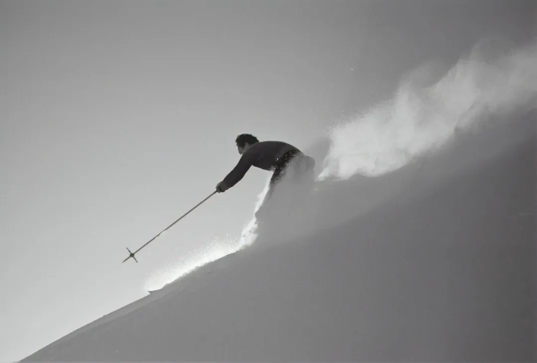 The 8 AM Window Is More Valuable Than Most Skiers Realize (Image Credits: Unsplash)