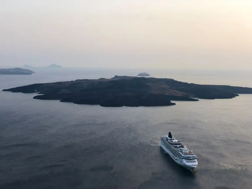 The Scale of the Rush: Santorini by the Numbers (Image Credits: Pexels)