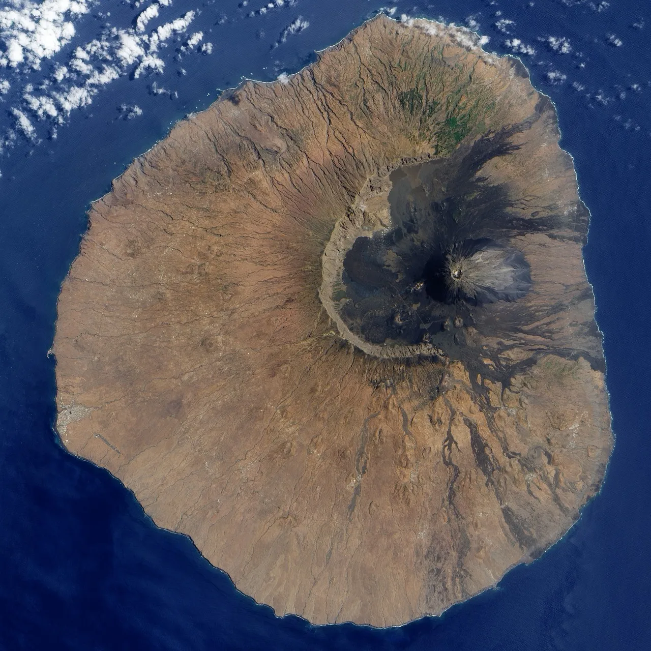 An Island Shaped By The Sea (Image Credits: Pixabay)