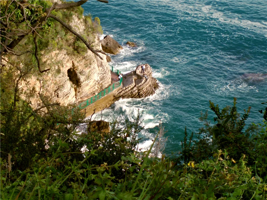 The Beaches of the Budva Riviera (By Bratislav Tabaš, CC BY-SA 3.0)