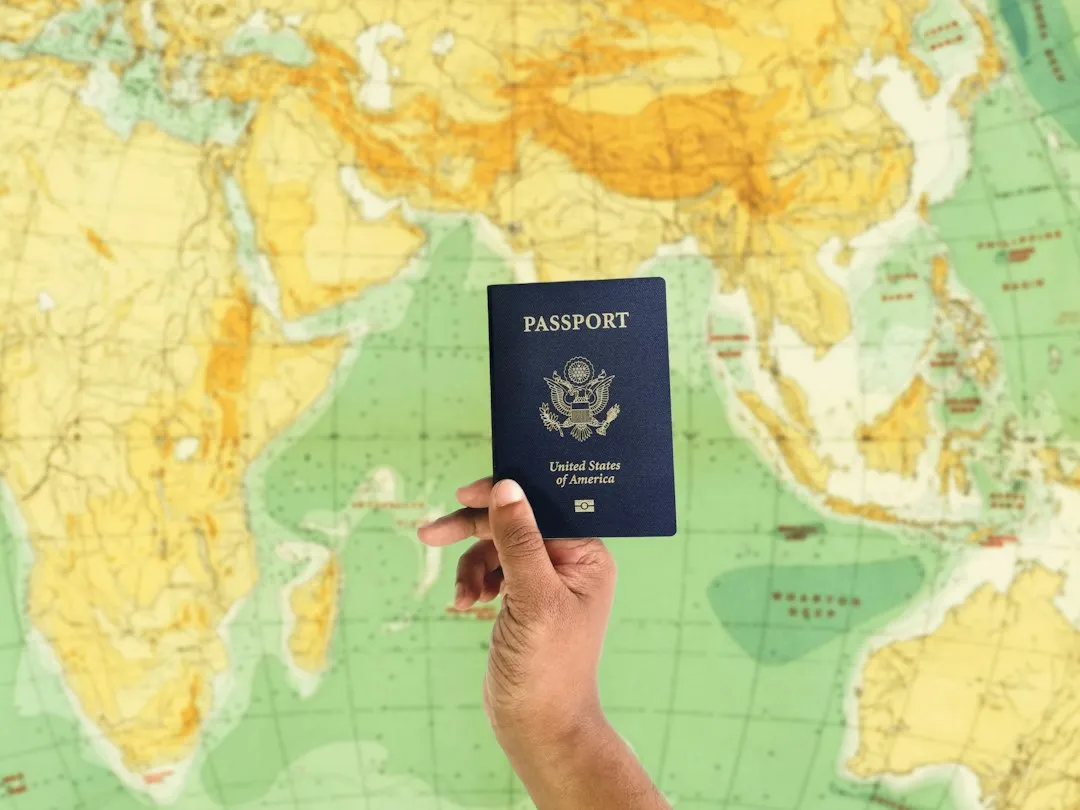The "Do Nothing" Trap That Catches Spontaneous Signs (Image Credits: Unsplash)