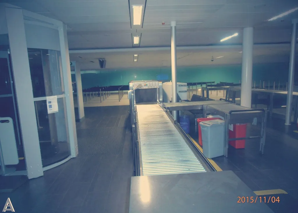What the Millimeter-Wave Machines See Differently (Aviationcode, Flickr, CC BY 2.0)