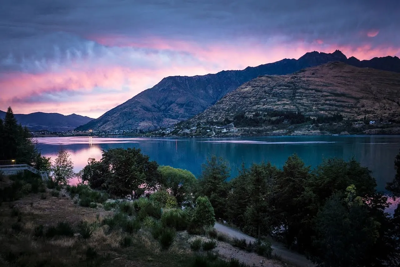 5. Queenstown, New Zealand: Summer From the Other Side of the World (Image Credits: Pixabay)