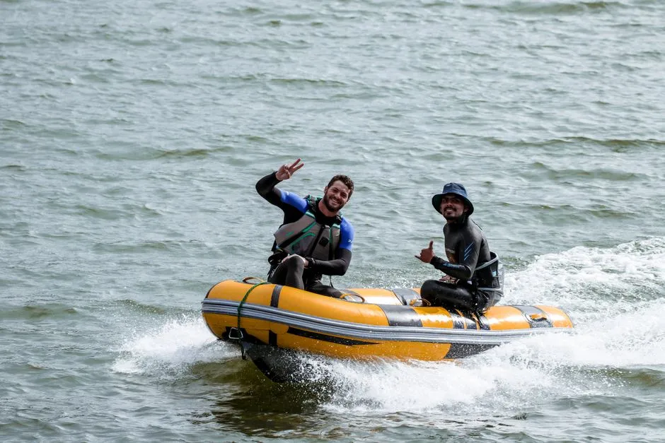 Dressing for Spring Runoff: What the Guides Actually Recommend (Image Credits: Pexels)