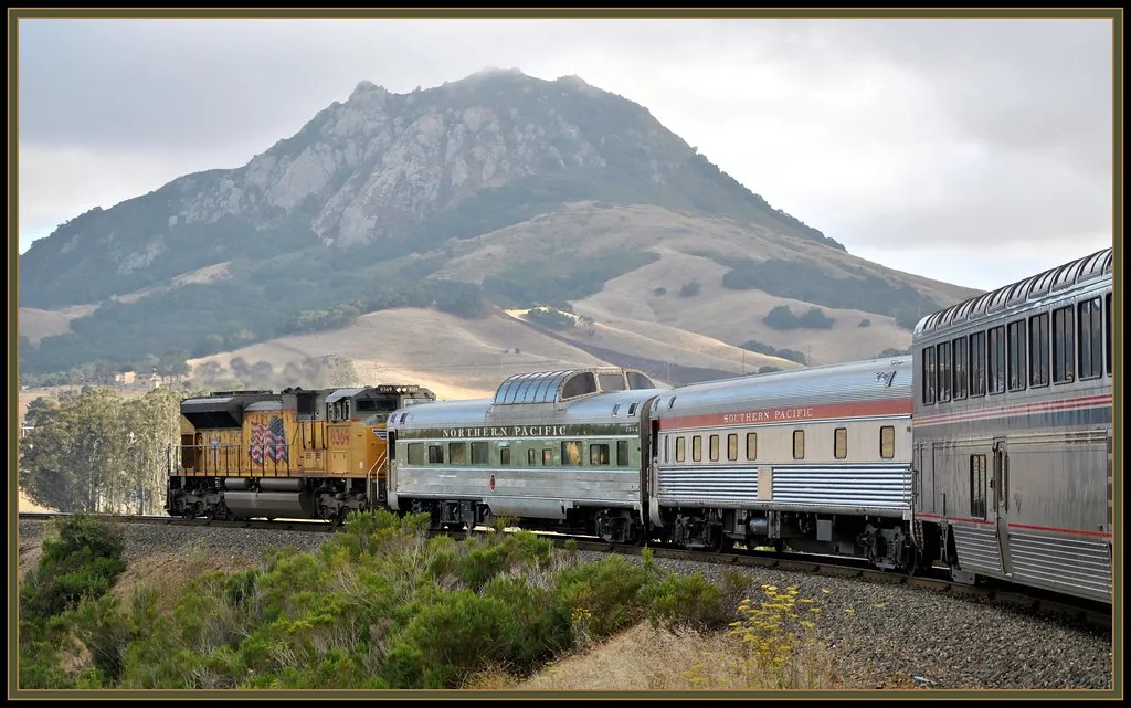 Coast Starlight: Los Angeles to Seattle (Loco Steve, Flickr, CC BY 2.0)