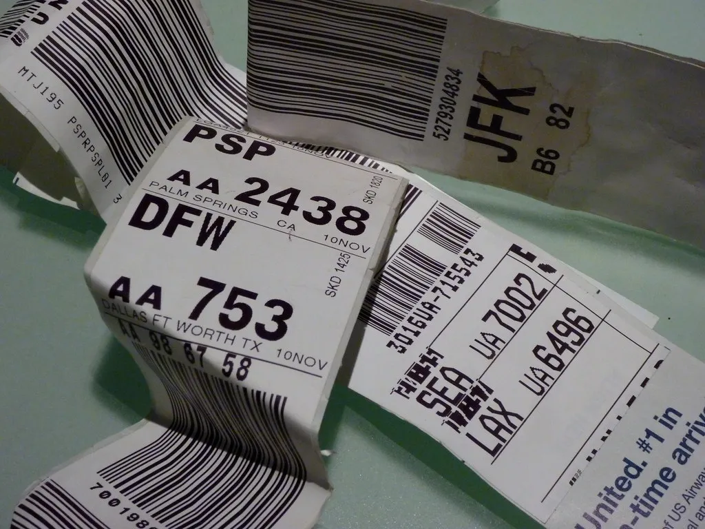 Don't Throw Away Your Bag Tag at the Airport (Laurel Fan, Flickr, CC BY-SA 2.0)