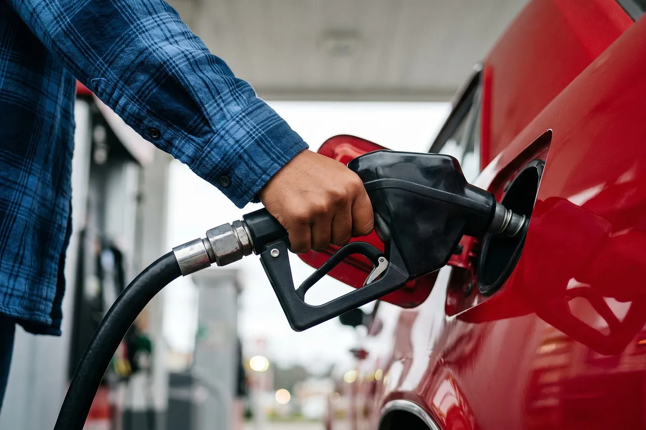 Why RV Fuel Economy Shocks First-Time Drivers (Image Credits: Pixabay)