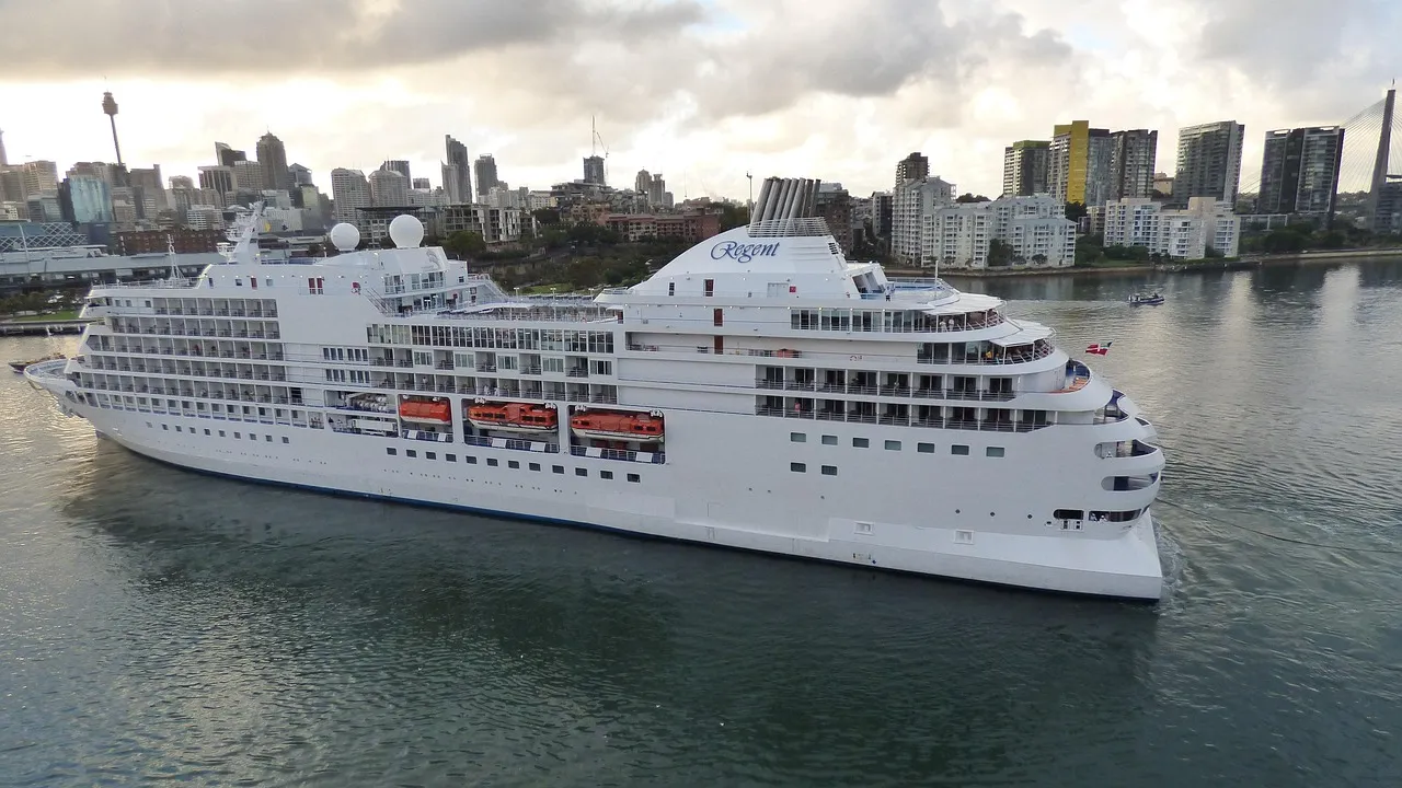 Regent Seven Seas: All-Inclusive Luxury With No Hidden Costs (Image Credits: Pixabay)