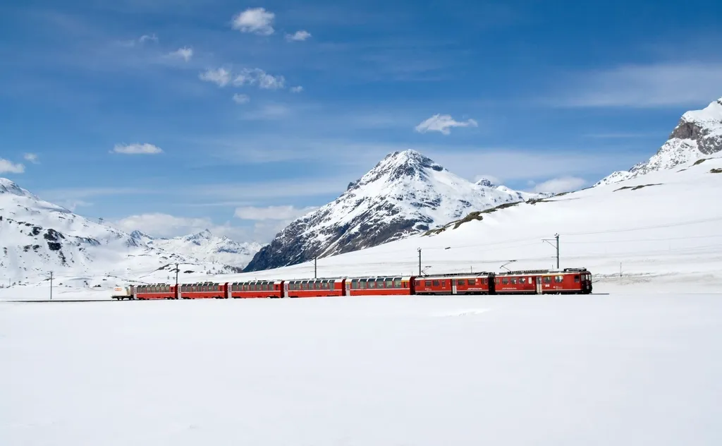 2. Bernina Express: Where Glaciers Meet Palm Trees (Image Credits: Rawpixel)