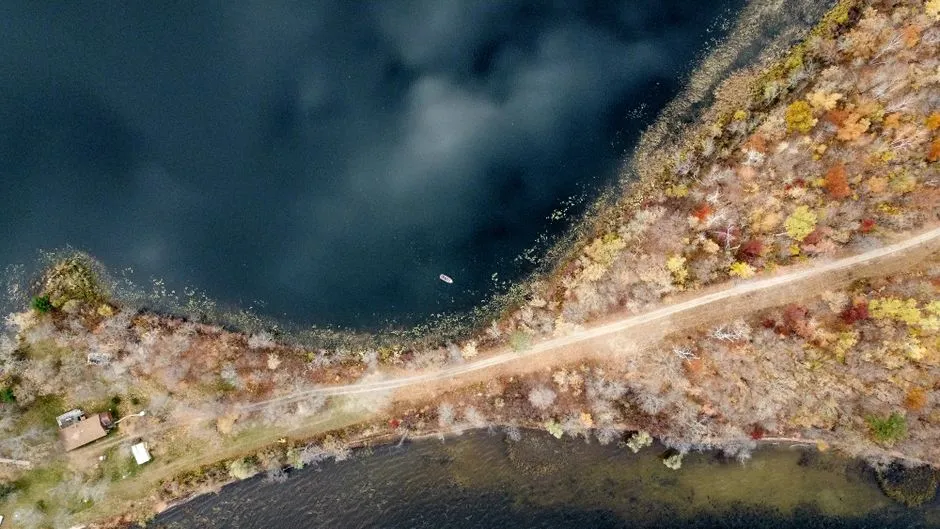 2. Lake of the Woods, Minnesota: Ice Roads That Stretch for Miles (Image Credits: Pexels)