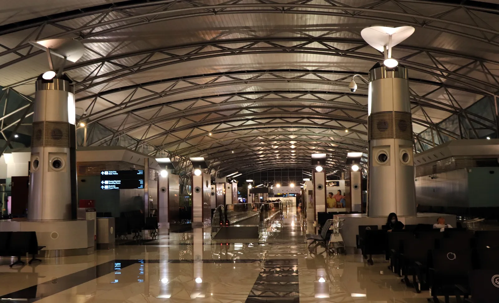 The Airports That Started Letting People Back In (Thank You (25 Millions ) views, Flickr, CC BY 2.0)