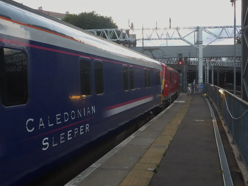 Ask About the En-Suite Cabin Upgrade at Boarding (train_photos, Flickr, CC BY-SA 2.0)